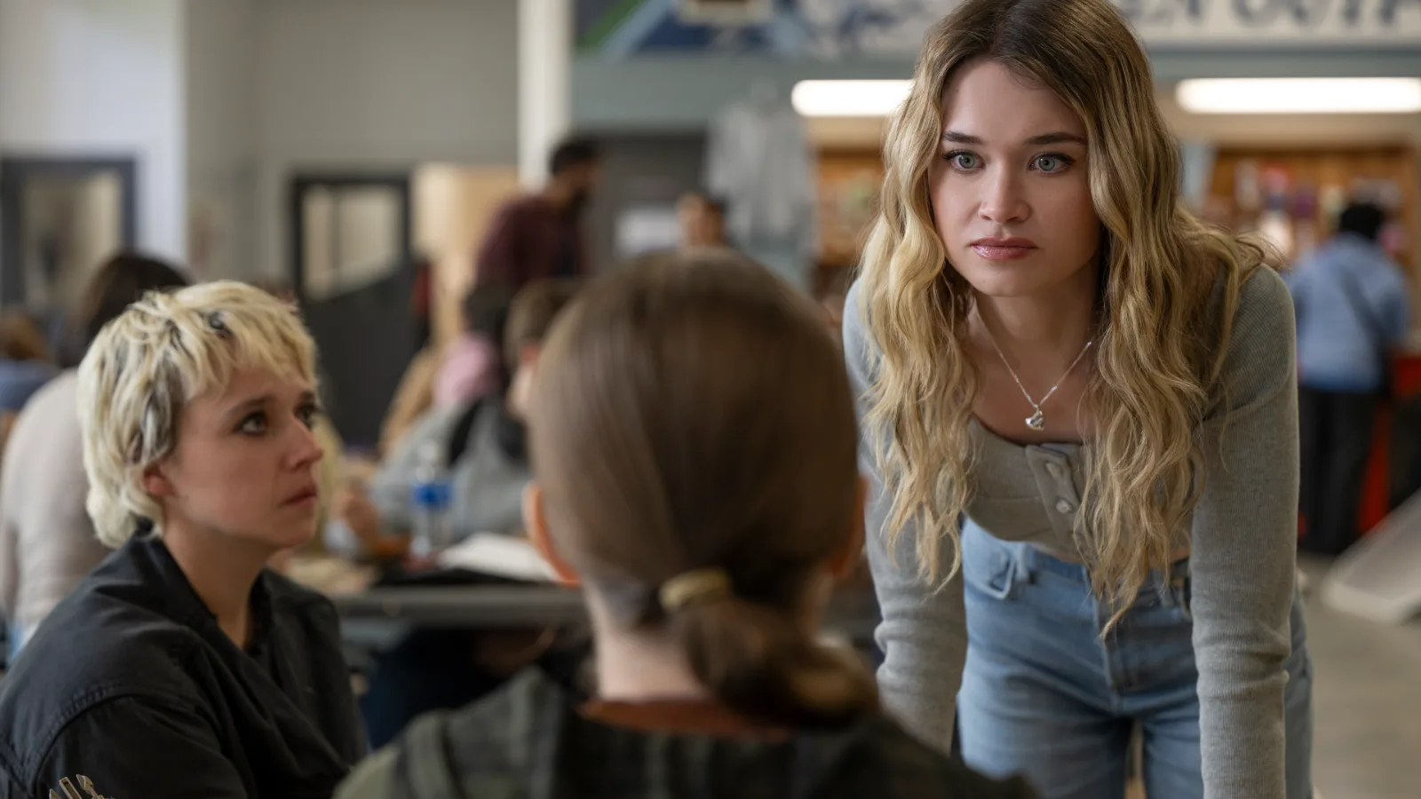 Chris Hargensen konfrontiert Carrie White in der Schulkantine